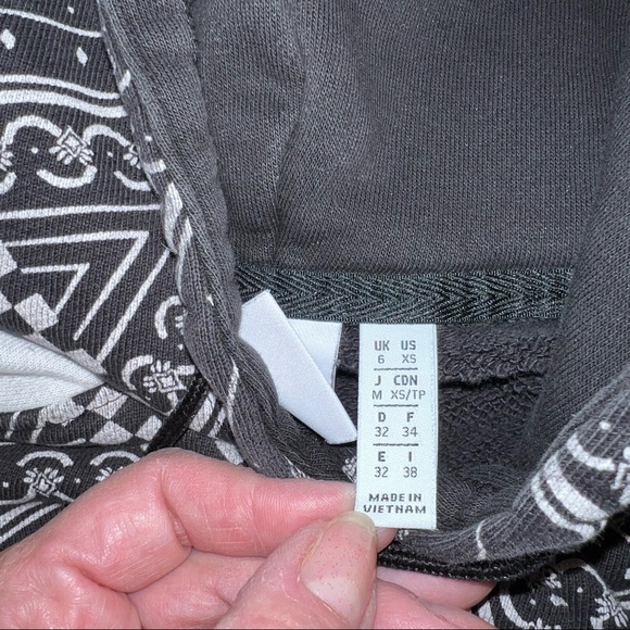 Adidas XS Cropped hoodie paisley womens - Picture 3 of 3